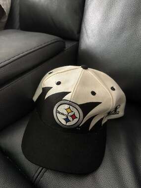 Vintage 90s NFL Pittsburgh Steelers Logo Athletic Sharktooth Snapback Hat